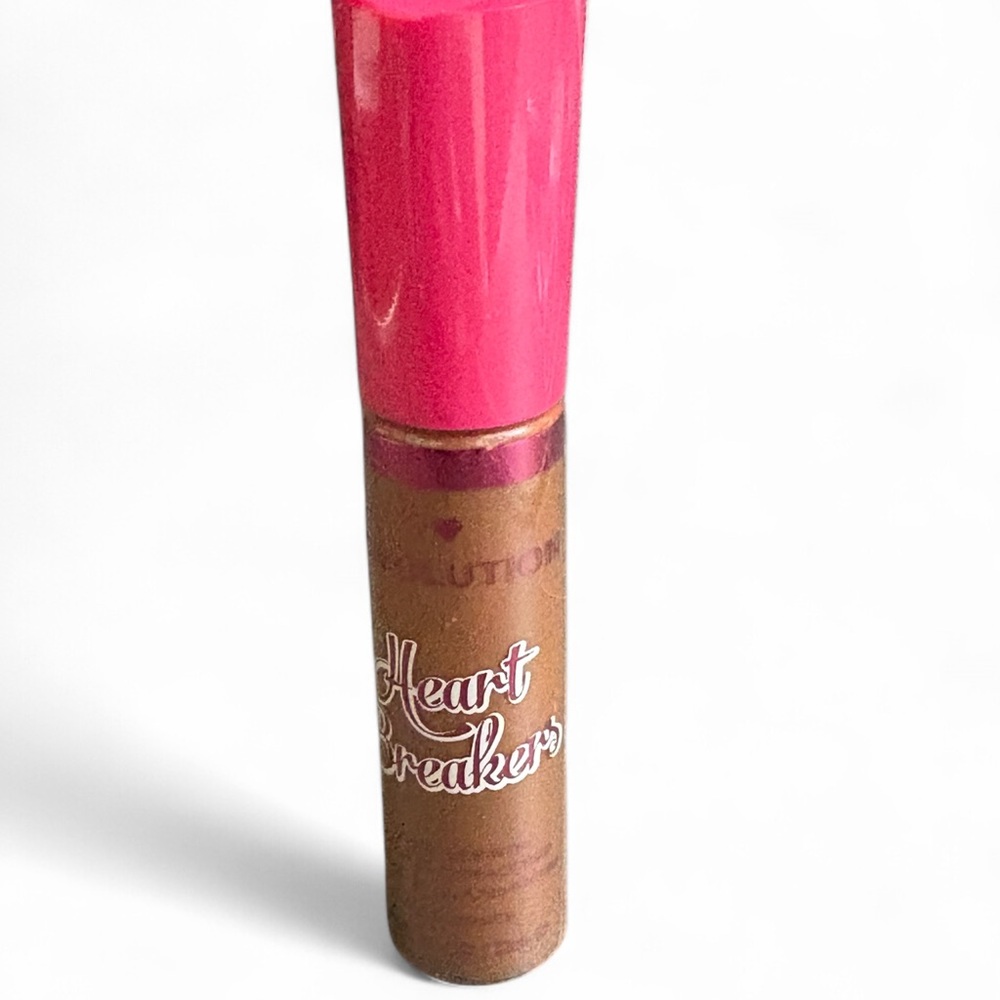 Revolution Heart Breakers Concealer in Chestnut NEW